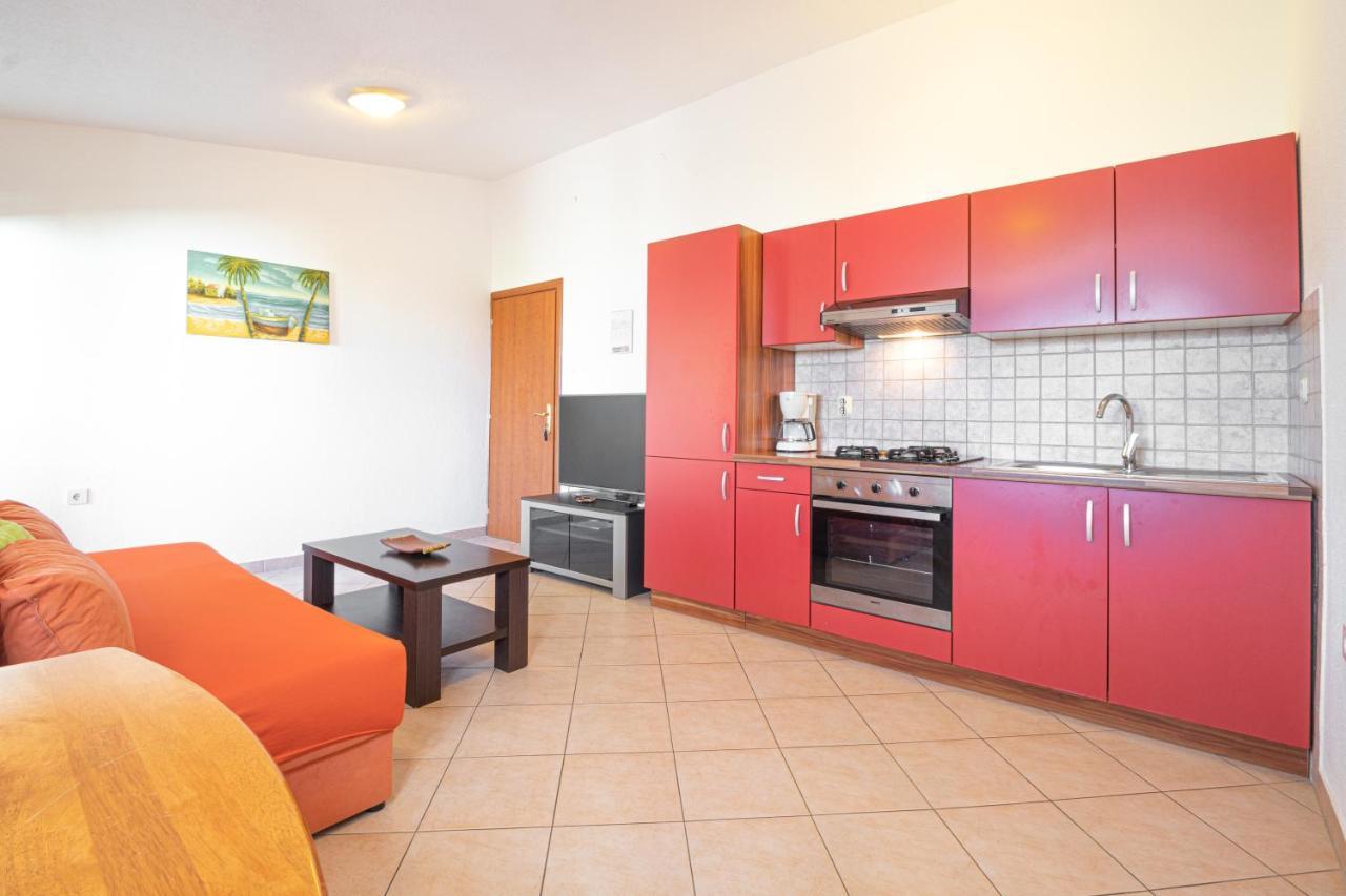 באסקה Apartments Dujmovic With Terrace מראה חיצוני תמונה