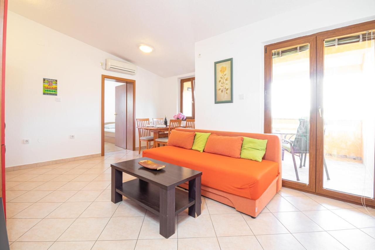 באסקה Apartments Dujmovic With Terrace מראה חיצוני תמונה
